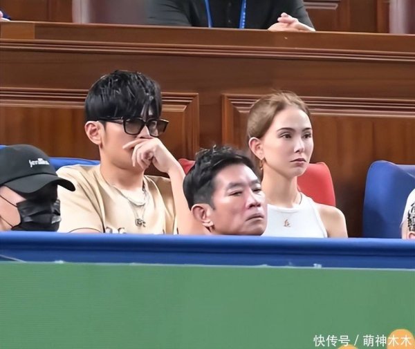 速配资 32岁昆凌瘦脱相，面部干瘪精气神差，网友感叹外国基因不抗老